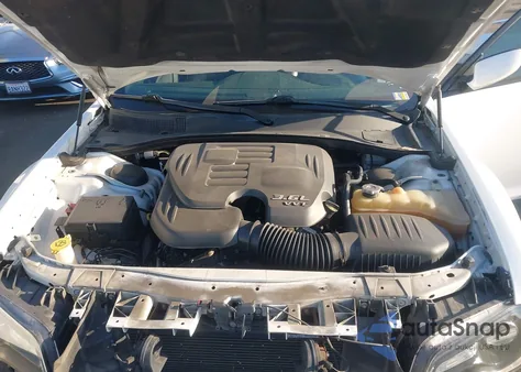 2015 Chrysler 300 S z USA, uszkodzony, nr VIN 2C3CCABG3FH921903